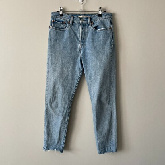 Levi's Wedgie Icon Fit Frayed Hem Button-Fly High Rise Cropped Jeans Blue 28 - Picture 2 of 11